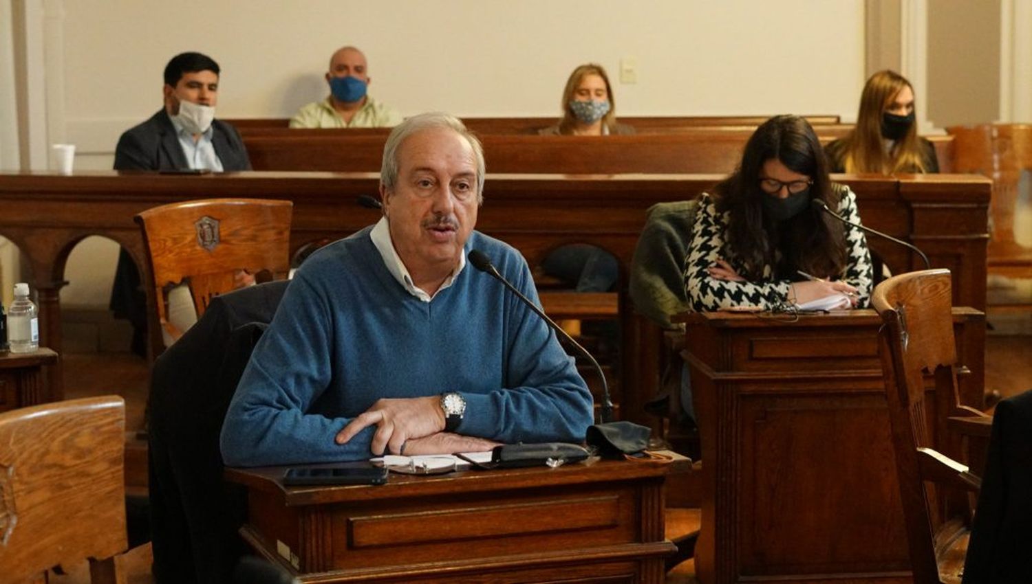 Civalleri ventiló cifras del semestre y acusó a Iparraguirre de “intencionalidad política"