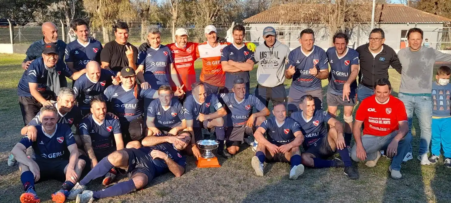 Independiente también festejó el título en Veteranos