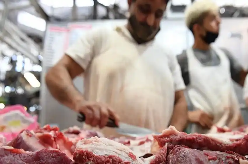Fuerte rechazo a la llegada de las “carnicerías móviles” a Rosario: “No pueden vender en una plaza pública”
