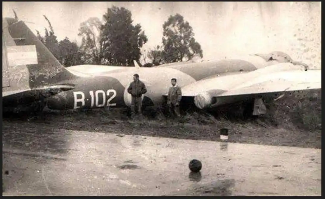 El día en que un Canberra casi termina en tragedia sobre una ruta entrerriana