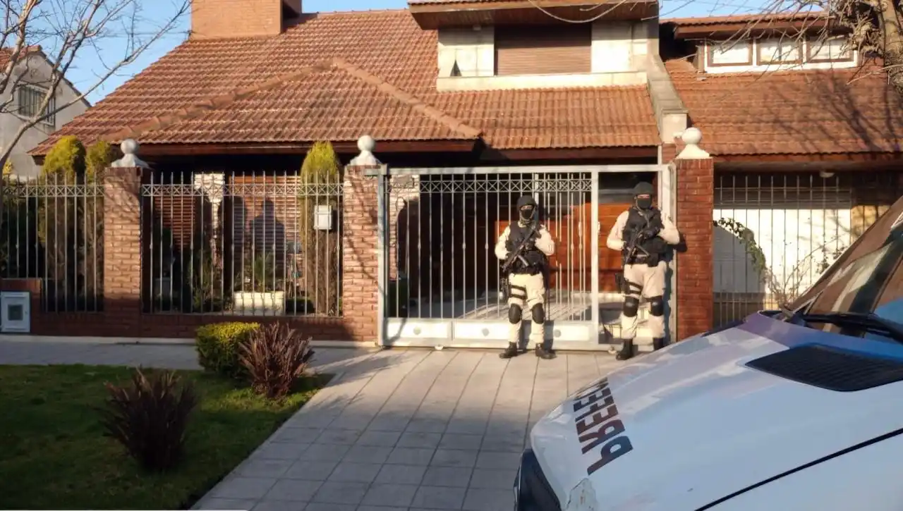 Quedaron involucrados padre e hijo en el marco de una causa por infracción a la Ley de Tenencia y Tráfico de Estupefacientes.