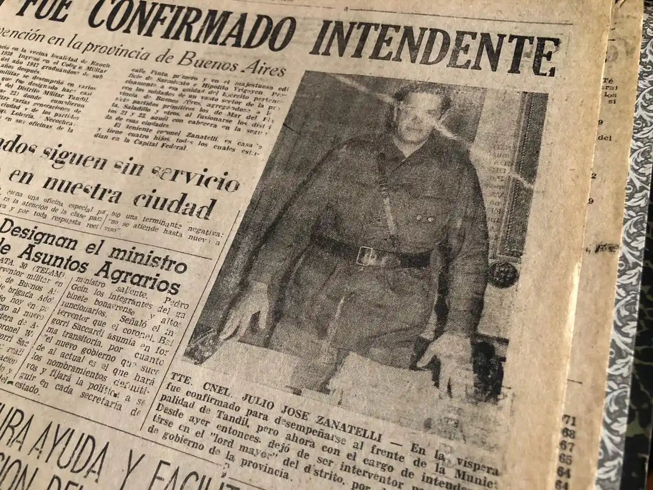 Julio Zanatelli, al frente del comando que ingresó al Municipio y destituyó al Intendente y disolvió el Concejo Deliberante.