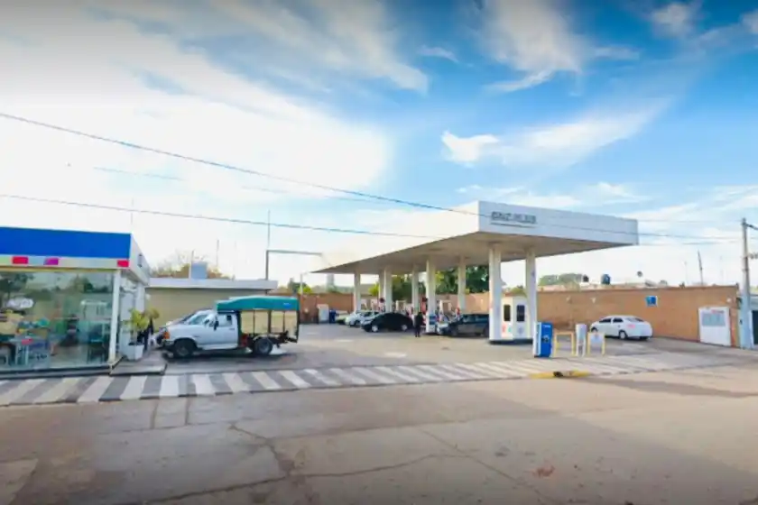 Robo en una estación de servicio: delincuentes armados se llevaron un millón de pesos