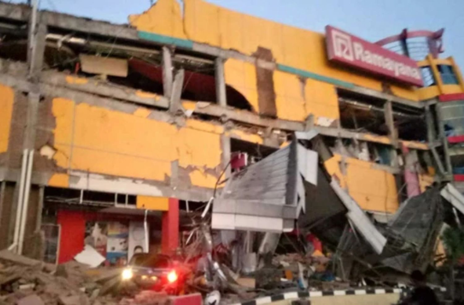 Impactante video del tsunami que arrasó Indonesia