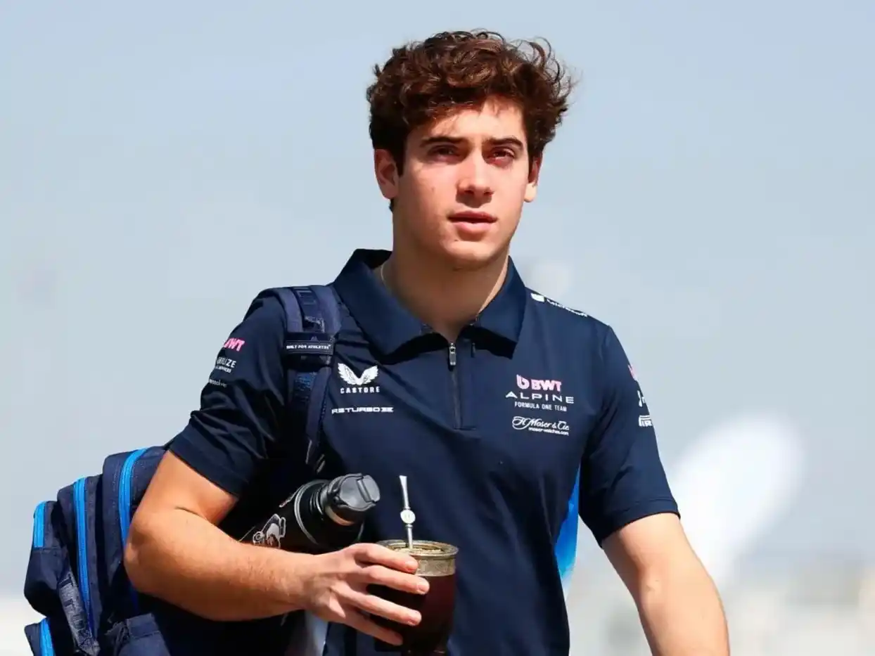 El piloto argentino continúa en la espera de su debut en la Fórmula 1.