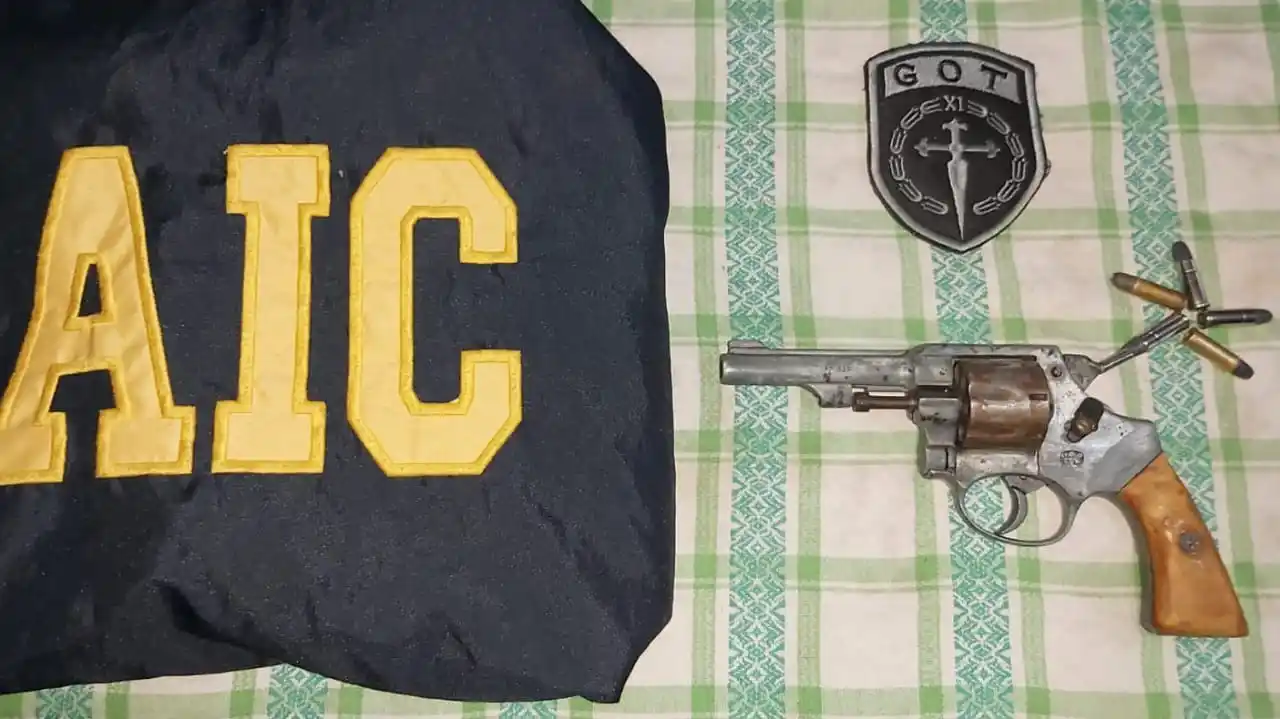 Un agente policial recibió un disparo en un allanamiento