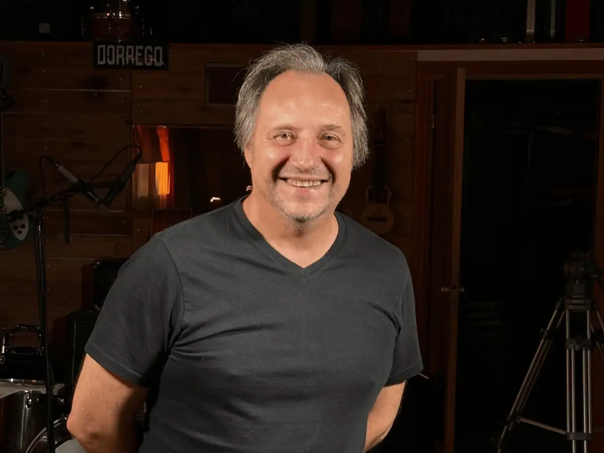 Sergio Santi llevará su propuesta al Teatro Ideal.