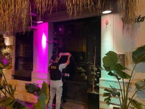 Clausura para Viento Sur en el centro y otra para el bar El Chino en la costanera