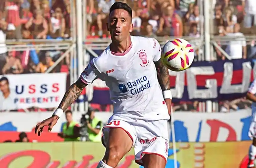 Lucas Barrios fue ofrecido a Newell’s y Kudelka lo evalúa