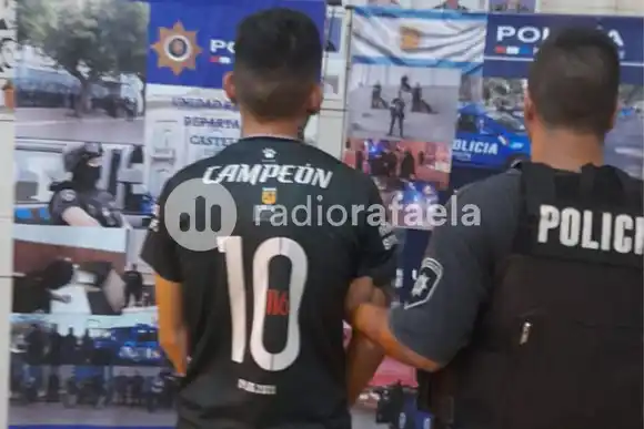 Le secuestraron un arma de fuego y detuvieron a un sujeto