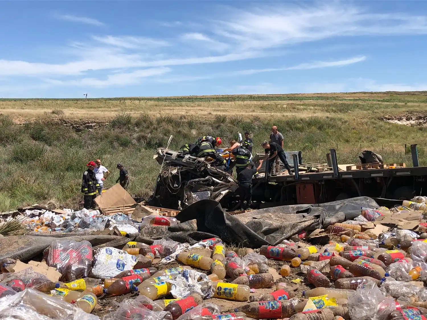 El camión transportaba bebidas saborizadas.