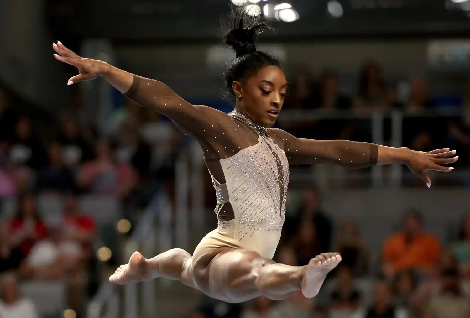 Simone Biles: Puso la salud mental en el centro del deporte/ NBC News