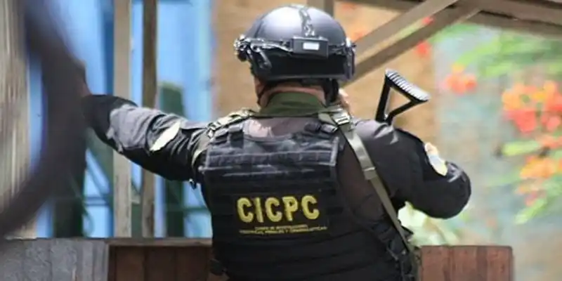 Incautan lote de fusiles y municiones enviados por mar a Puerto Cabello