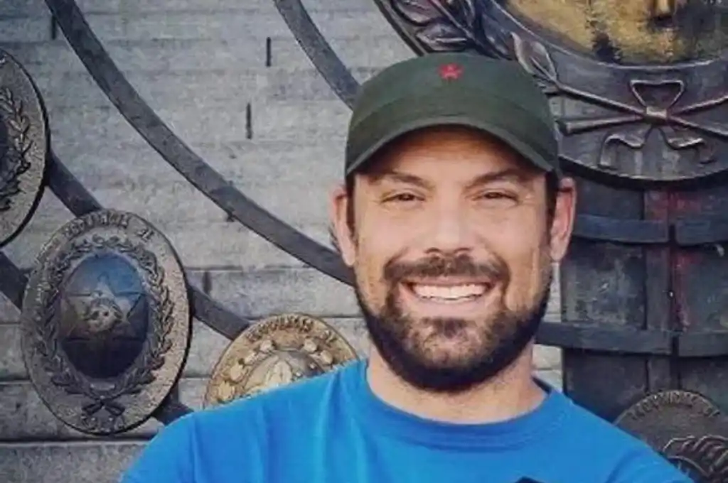 El militante tiene una orden de captura