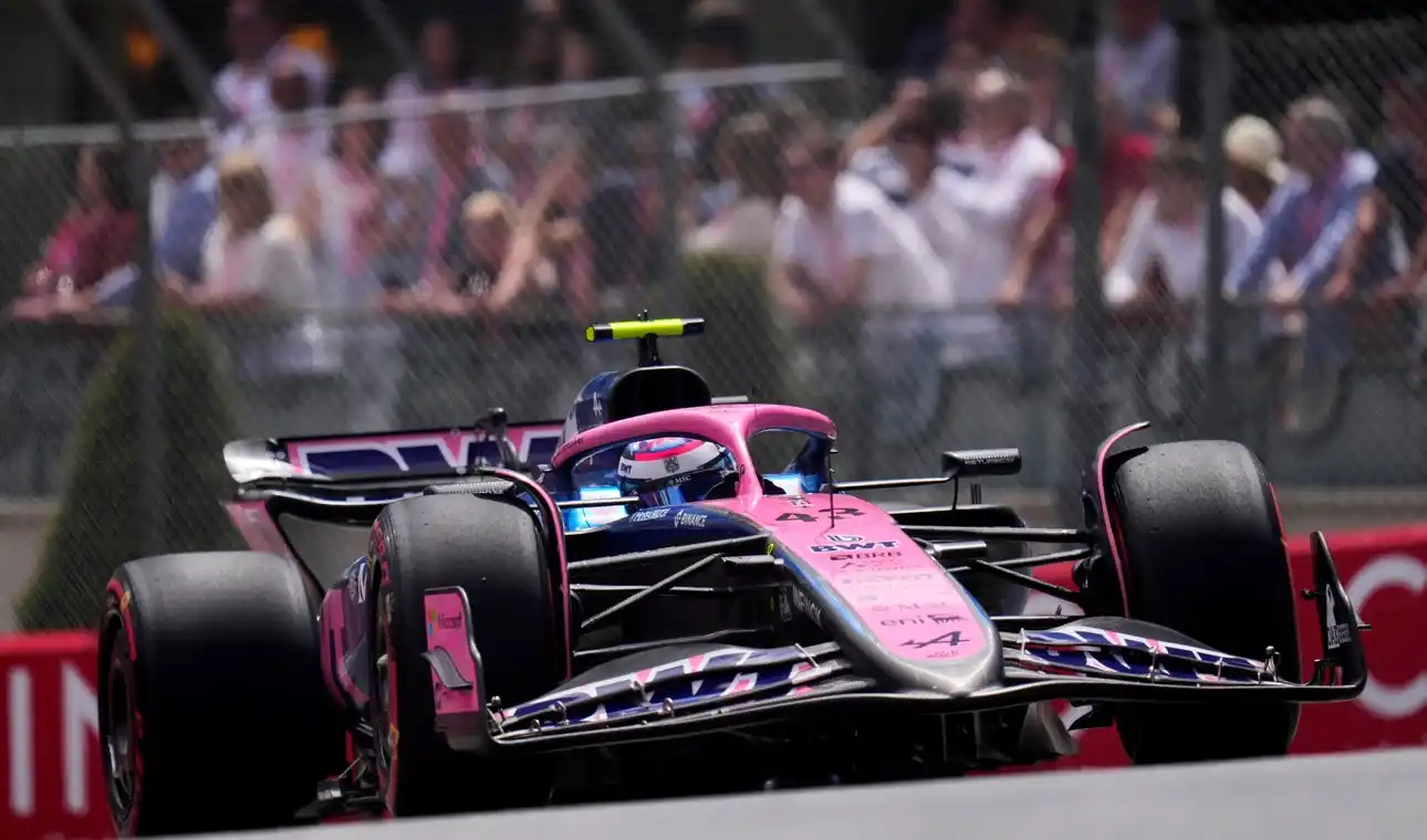 Colapinto no habría respetado la bandera roja.