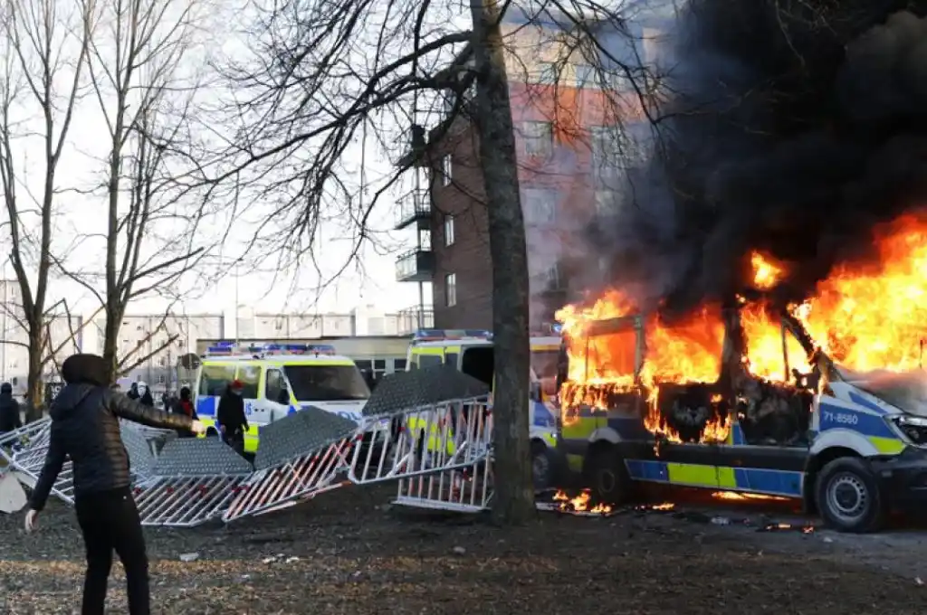 Unos 1.000 manifestantes irrumpieron violentamente y generaron caos