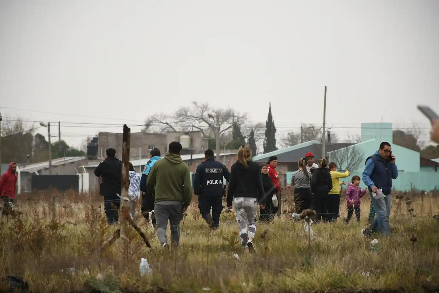 Ocupación de terrenos, intervención policial y del municipio