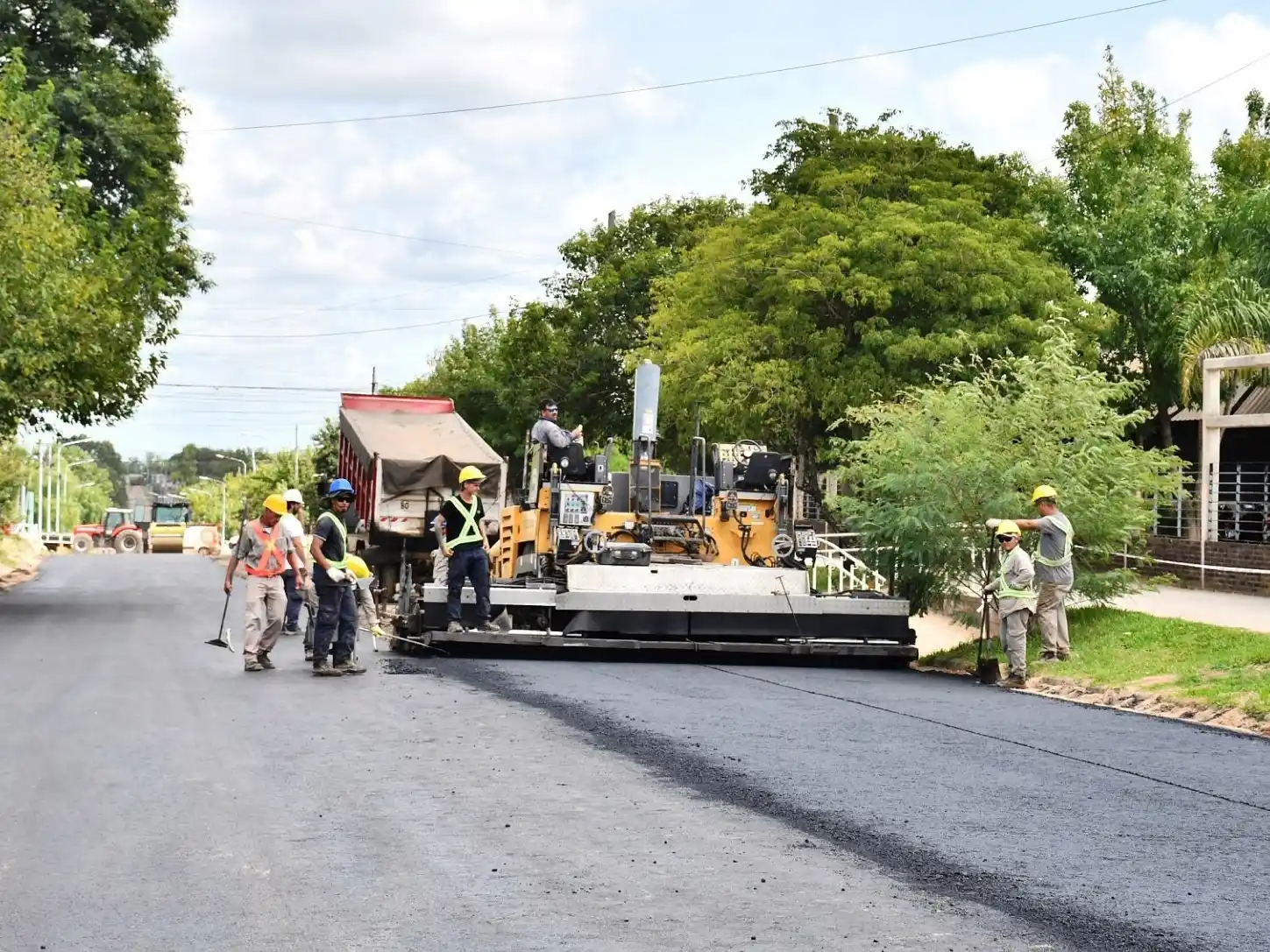 Están finalizando los trabajos de pavimentación y repavimentación en calle Doctor Sauré