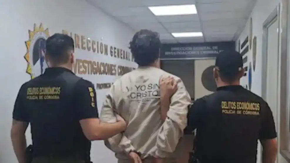 Estafa a otros fieles de la iglesia evangélica.