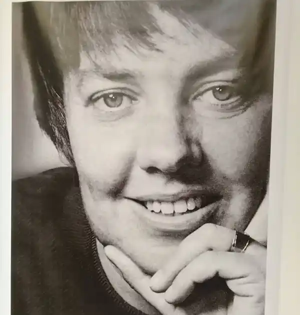SAN CAYETANO: Exposición en homenaje a María Elena Walsh