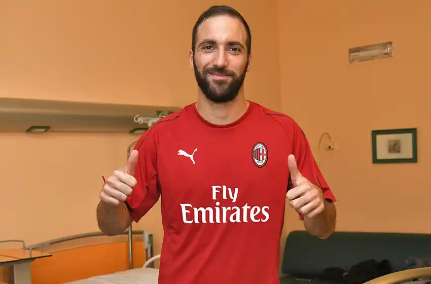 El Pipa Higuaín ya es oficialmente «rossonero»