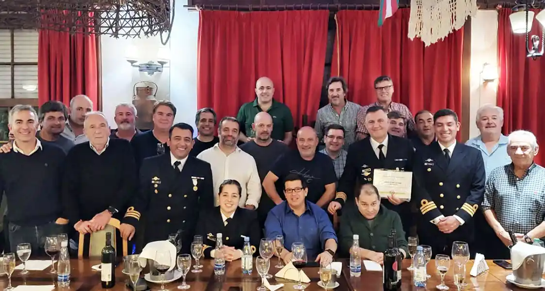 Cena por el Día de la Armada en el Centro Vasco