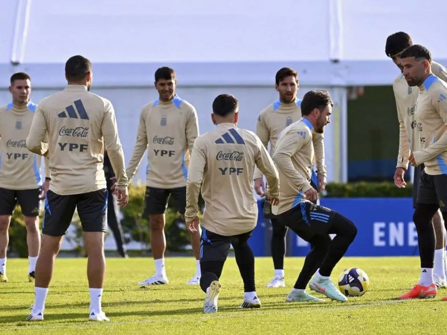 Sin Messi, Argentina visita a Chile en el inicio de la doble jornada de las Eliminatorias