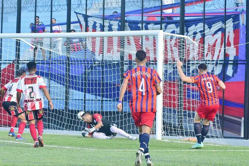 1.º de Mayo goleó a Tablita y
está en la final del Federativo