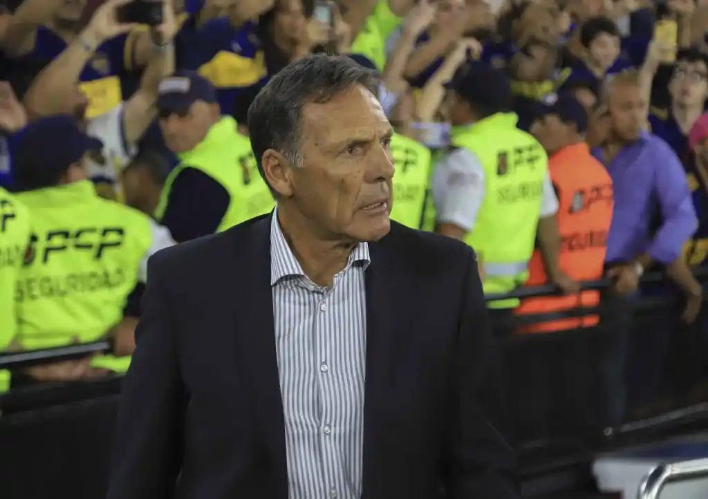 Russo respondió preguntas  de los hinchas de Boca 