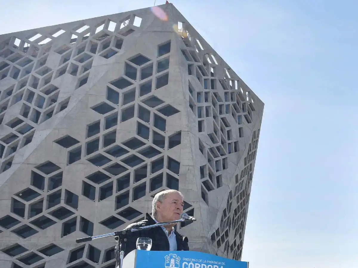 Este lunes vence el plazo y  Córdoba entraría en default:  duras críticas de la oposición