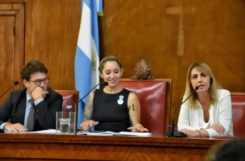 Alumnos realizaron simulacro de Sesión en un taller de derecho parlamentario