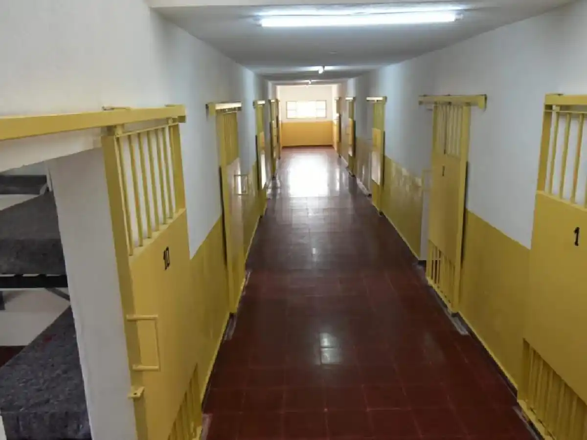 Presos de la cárcel de Villa María amenazan con una toma