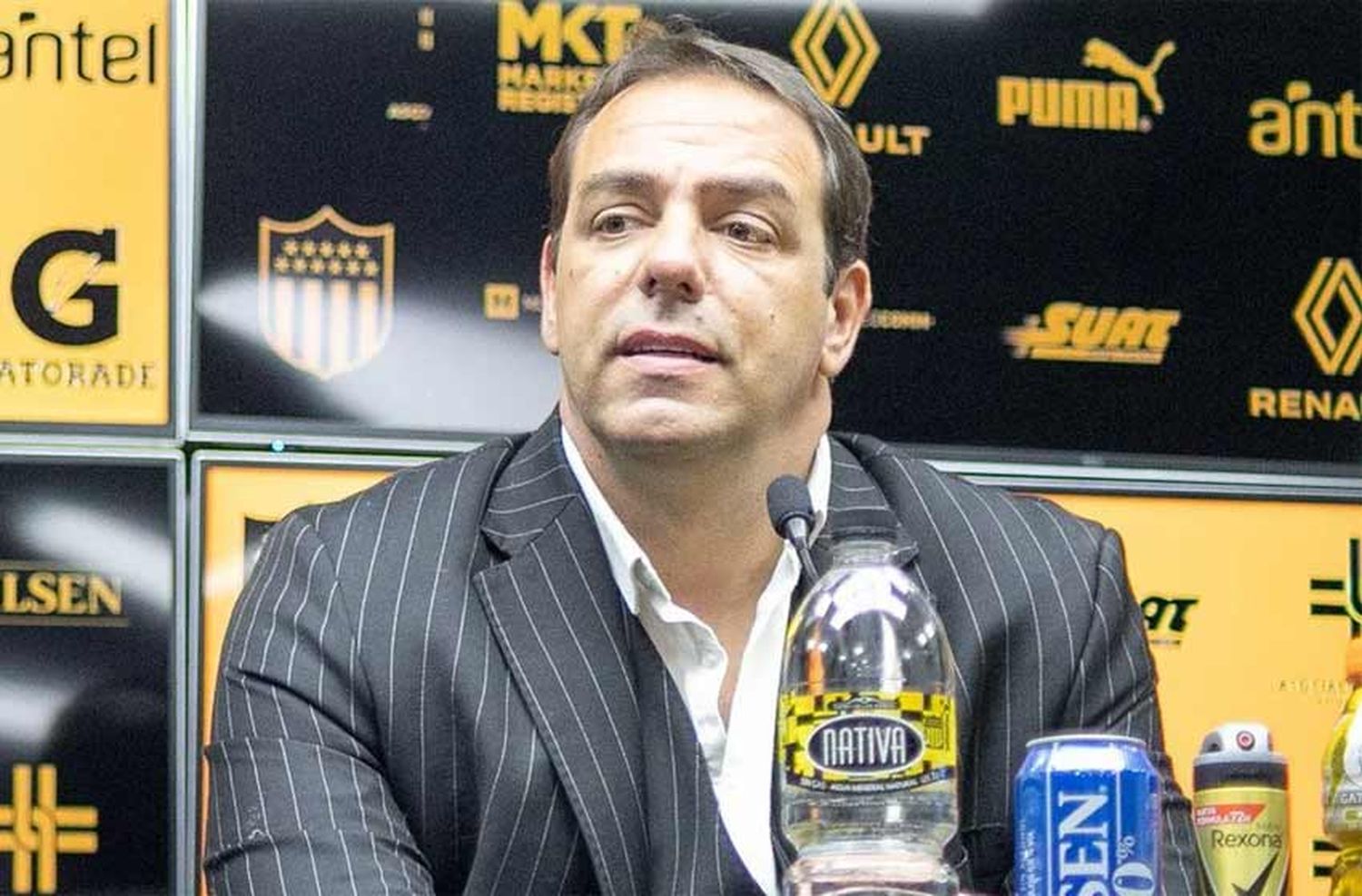 El presidente de Peñarol se refirió a los incidentes en el Gigante: «Fue todo una locura»