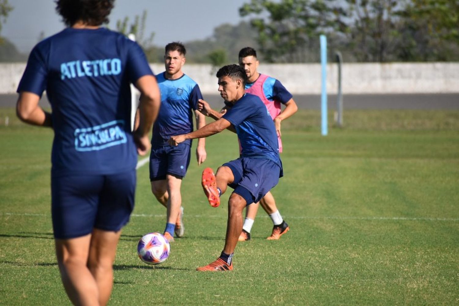 Medrán define el 11 titular para recibir a Aldosivi