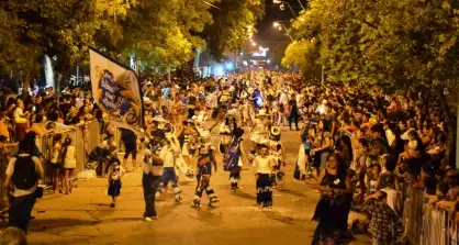 La fiesta de carnaval en Santo Tomé, convocó a una multitud
