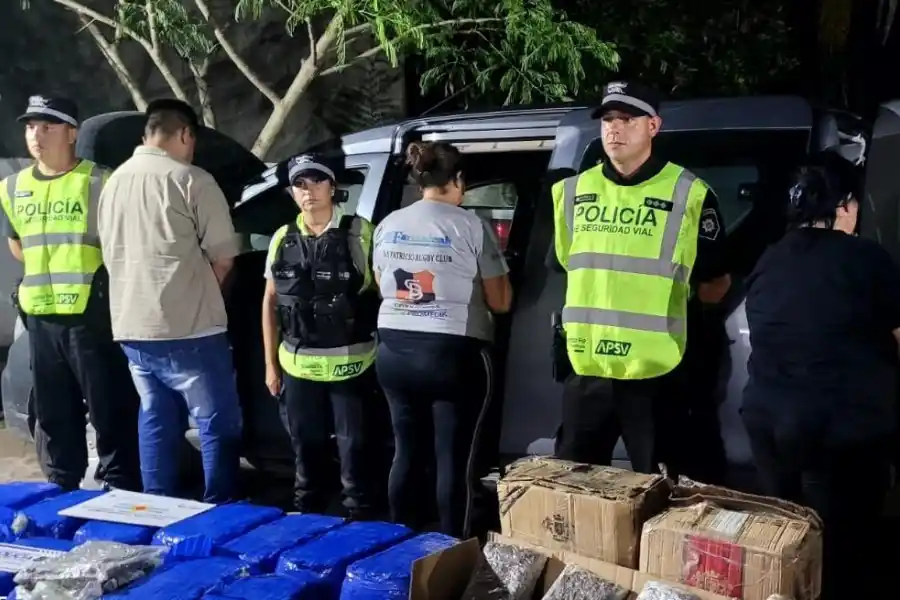 La Policía de Seguridad Vial secuestró más de 230 kilos de marihuana en el km 141 de la autopista Rosario-Santa Fe