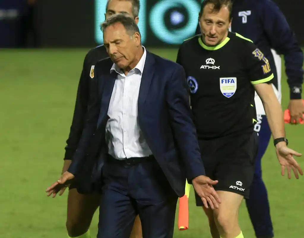 Russo prepara variantes para el partido de mañana
