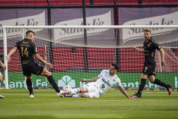 Colón y Sarmiento, nivelados en Santa Fe