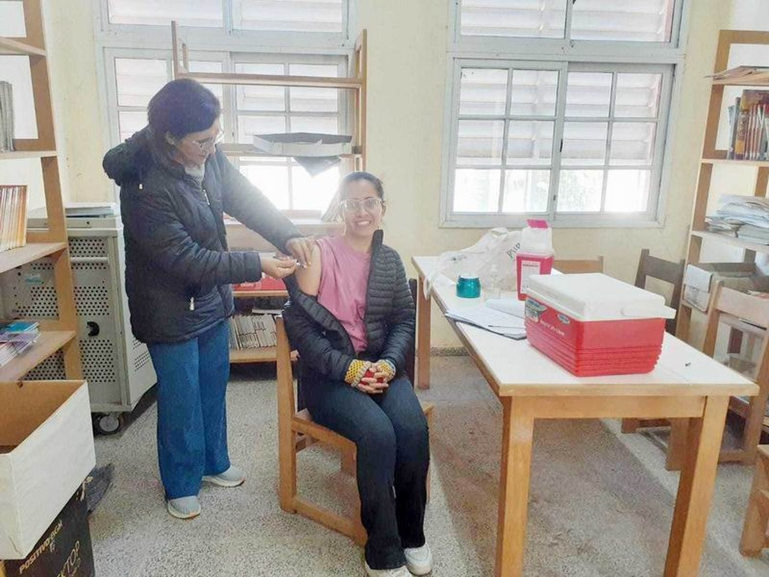 Centros de salud y hospitales llevan la vacuna
antigripal a los establecimientos educativos