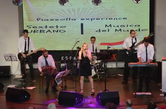 Tango, charlas y deporte en el martes de Espacio Clarín