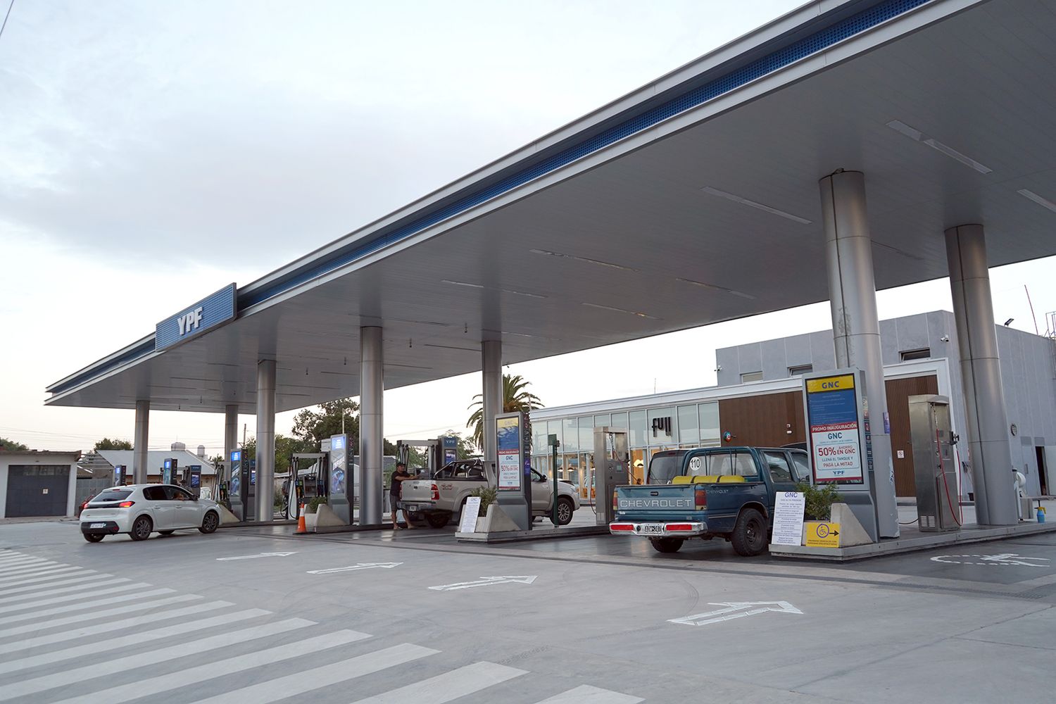 Inauguraron surtidores. Es la primera estación de Quequén que vende GNC