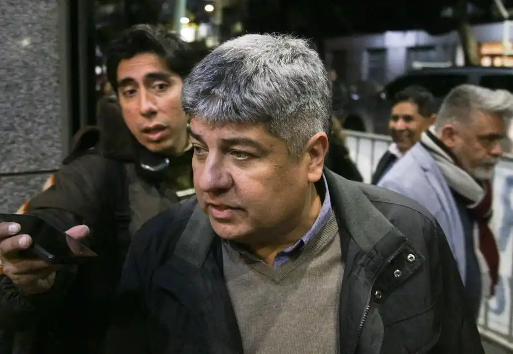 Los gremios del transporte se reúnen este martes para definir si van a un paro nacional