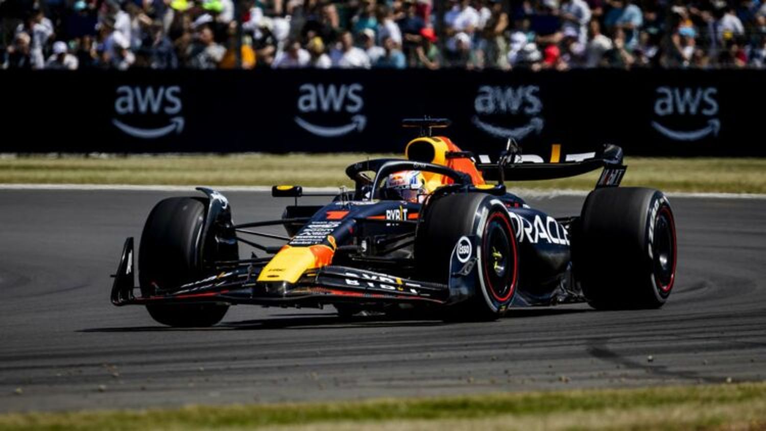 Verstappen el más veloz en los ensayos en Silverstone