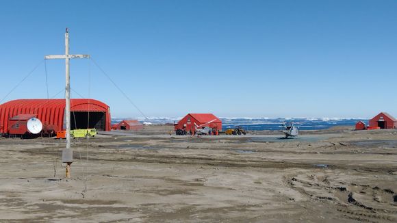 Piloto cambia ruta en Chile y aterriza en la Antártica sin autorización