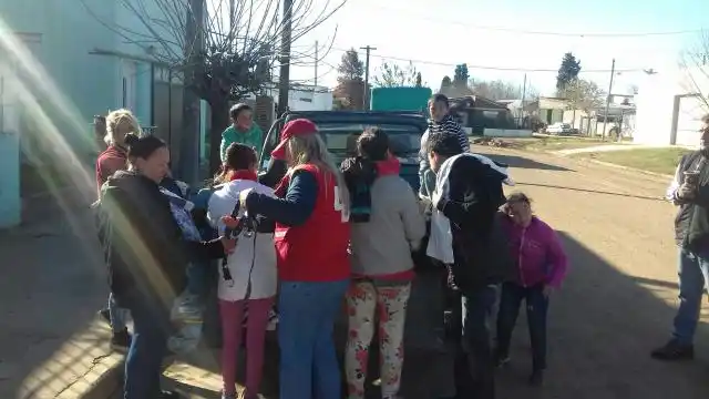 Voluntariado de Cruz Roja asiste merenderos 