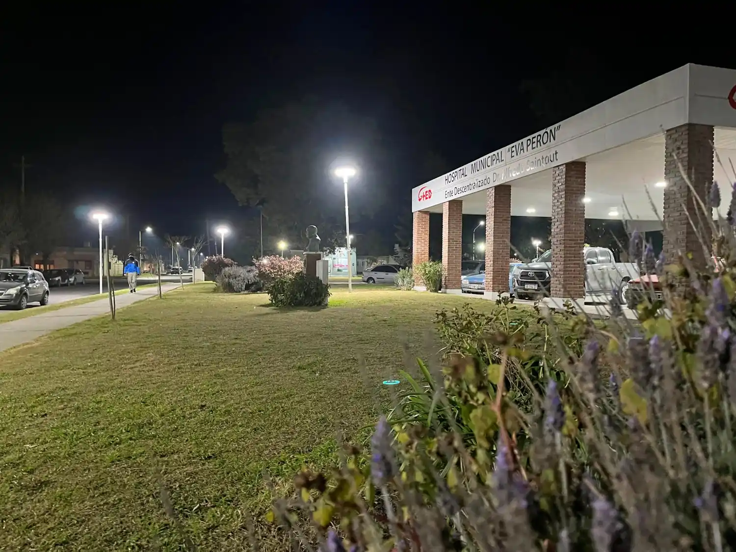 Avanza el trabajo de recambio de luminarias LED en Benito Juárez