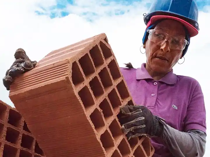 Curso “Manos a la obra, mujeres”