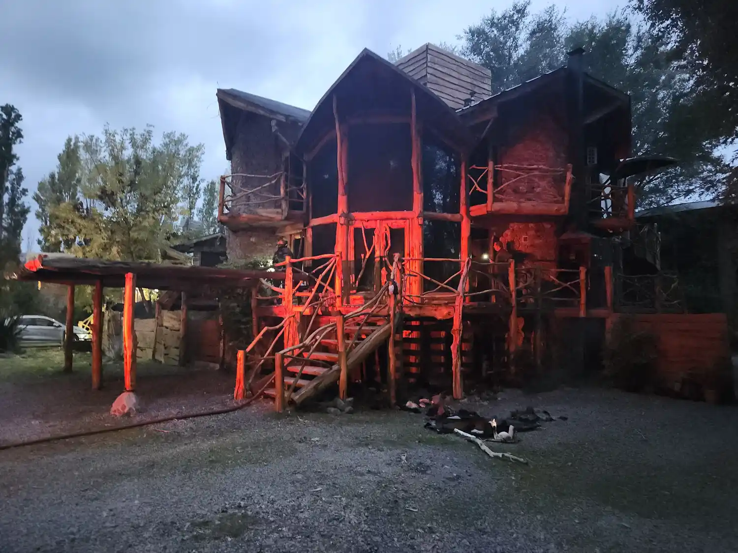 Según las averiguaciones realizadas en el lugar, el foco ígneo se habría iniciado pasadas las 18 horas.