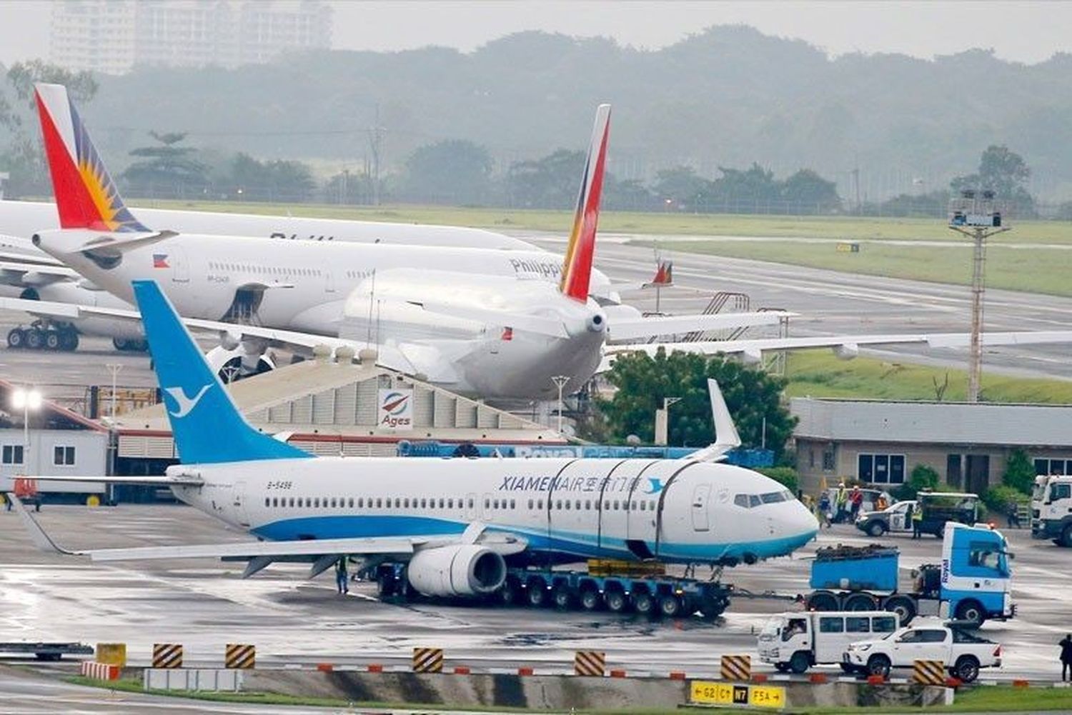 Abrió la puerta de emergencia del avión para “tomar un poco de aire fresco”