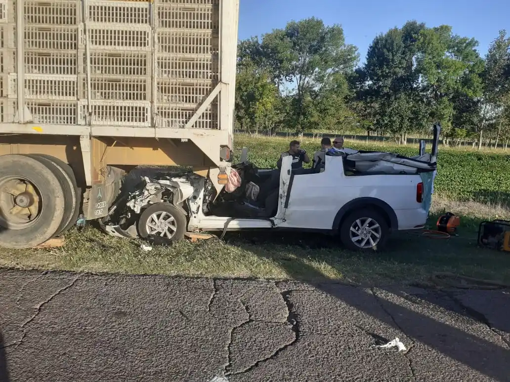 El joven que impactó contra un camión en ruta 191 es asistido en el Hospital